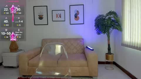 Snapshot of cattleyascaly chatting on December 2, 7:44 pm cattleyascaly online show from December 2, 7:44 pm