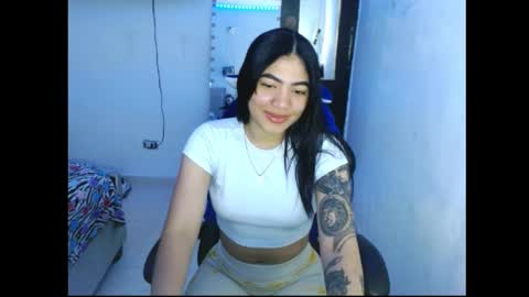 Caylinn online show from November 23, 1:20 pm