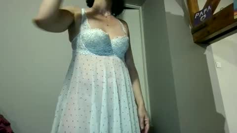 cclovefrench online show from April 17, 9:28 pm