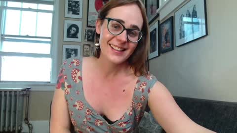 Snapshot of cecilysaintclaire chatting on January 29, 6:07 pm Cecily Saint Claire online show from January 29, 6:07 pm