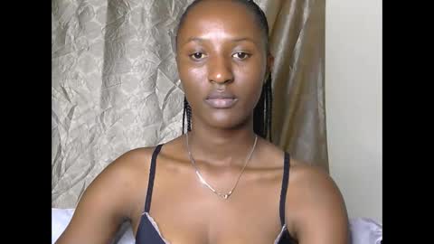 cee_queen online show from June 10, 7:13 pm