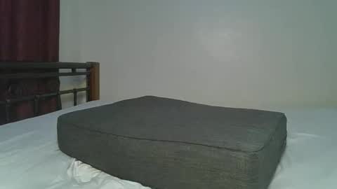 ceepretty25 online show from May 15, 1:58 am