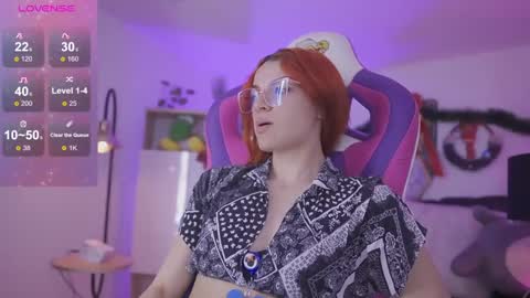 Snapshot of celeste_blazze chatting on December 19, 4:46 pm Celeste online show from December 19, 4:46 pm