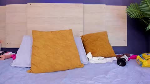 celeste_smmith_ online show from December 2, 12:25 pm