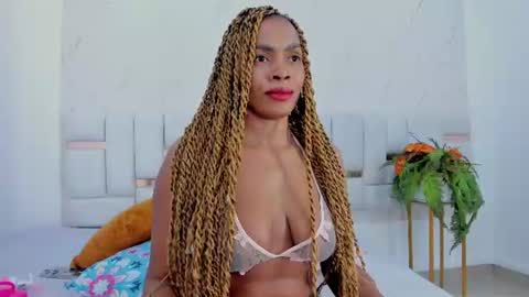 celeste_smmith_ online show from July 5, 8:05 pm