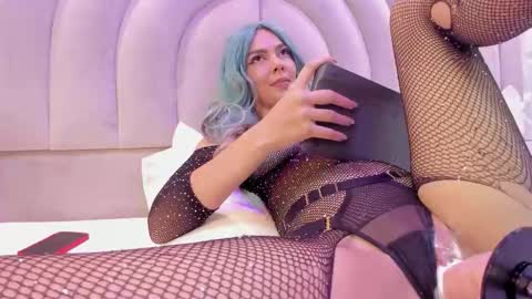 celestebellmont online show from October 23, 4:08 pm