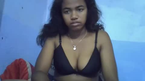 chaitee00 online show from May 17, 10:46 am