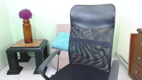 Chalon  online show from March 11, 8:45 pm