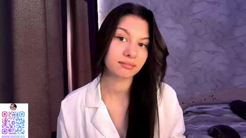 Snapshot of chanel_no_5 chatting on October 2, 6:45 am Amelia online show from October 2, 6:45 am