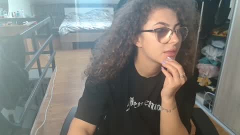 Stephanieblisss online show from November 21, 10:35 am