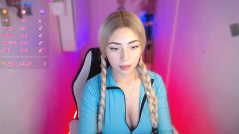 Snapshot of channel_blonde_a chatting on September 27, 6:33 am channel_blonde_a online show from September 27, 6:33 am