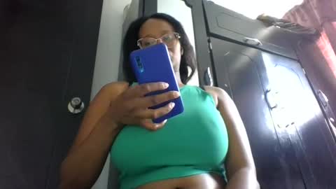 Snapshot of chantal99 chatting on September 22, 7:29 pm chantal99 online show from September 22, 7:29 pm