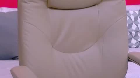 The Queen online show from February 22, 3:34 am