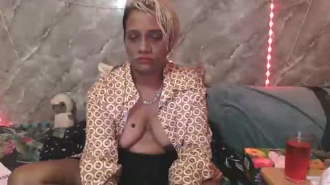 Snapshot of chanz10172 chatting on October 5, 9:00 pm Zaria Vixen online show from October 5, 9:00 pm
