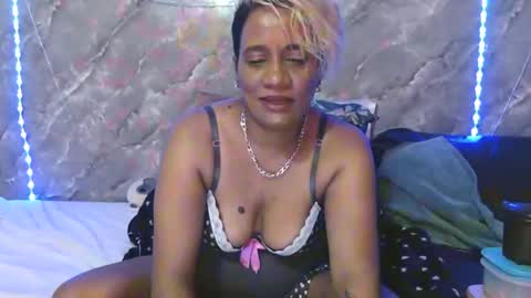 Snapshot of chanz10172 chatting on October 9, 10:59 pm Zaria Vixen online show from October 9, 10:59 pm
