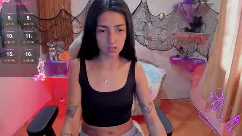 Snapshot of chaos_wild chatting on October 21, 8:56 pm Violeta online show from October 21, 8:56 pm
