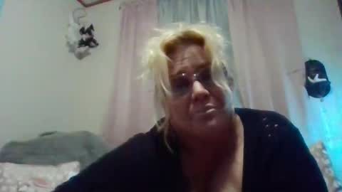 Ms. Behaving online show from December 31, 7:42 am