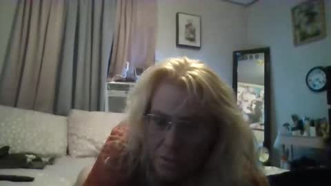 Ms. Behaving online show from September 28, 10:35 am