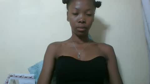 Snapshot of chariola0101 chatting on February 23, 6:07 am chariola0101 online show from February 23, 6:07 am