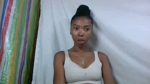 Snapshot of chariola0101 chatting on February 2, 6:58 am chariola0101 online show from February 2, 6:58 am