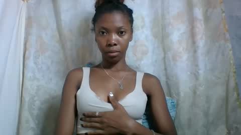 Snapshot of chariola0101 chatting on February 1, 8:26 pm chariola0101 online show from February 1, 8:26 pm