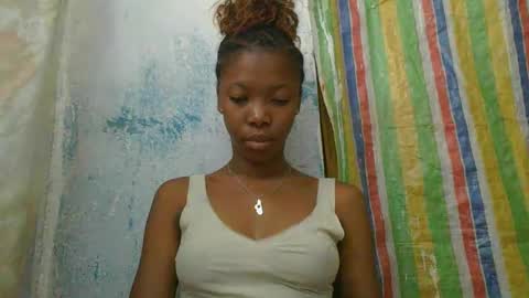 Snapshot of chariola0101 chatting on February 11, 12:04 pm chariola0101 online show from February 11, 12:04 pm