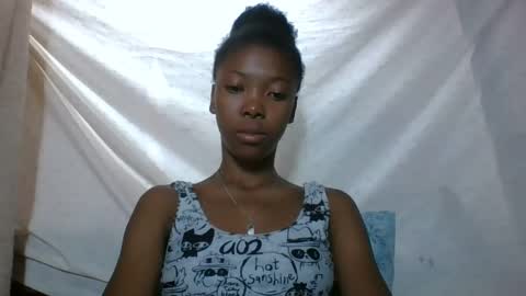 Snapshot of chariola0101 chatting on February 23, 6:23 pm chariola0101 online show from February 23, 6:23 pm
