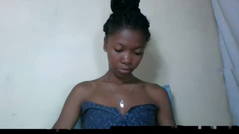 Snapshot of chariola0101 chatting on March 2, 7:10 am chariola0101 online show from March 2, 7:10 am