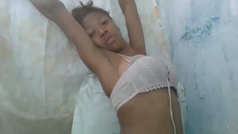 Snapshot of chariola0101 chatting on February 14, 11:53 am chariola0101 online show from February 14, 11:53 am