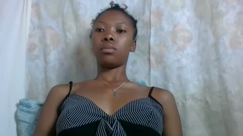 Snapshot of chariola0101 chatting on February 1, 2:13 pm chariola0101 online show from February 1, 2:13 pm