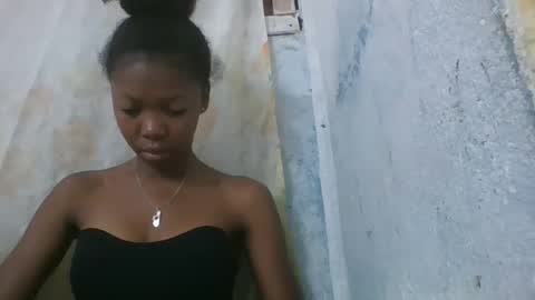 Snapshot of chariola0101 chatting on February 15, 11:25 pm chariola0101 online show from February 15, 11:25 pm
