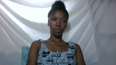 Snapshot of chariola0101 chatting on February 23, 11:14 pm chariola0101 online show from February 23, 11:14 pm