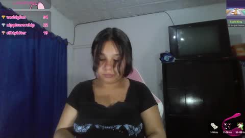 Snapshot of charis_21 chatting on February 13, 11:28 am charis 2 online show from February 13, 11:28 am