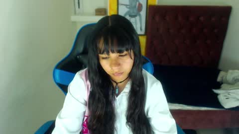 Snapshot of charis_21 chatting on September 30, 6:24 am charis 2 online show from September 30, 6:24 am
