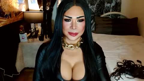 charismatic_apple online show from March 10, 6:56 pm