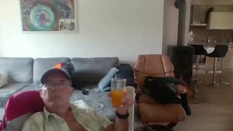 charles6064 online show from May 13, 12:37 pm
