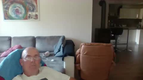 charles6064 online show from June 1, 2:07 pm