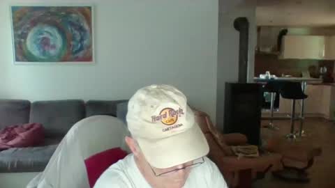 charles6064 online show from August 5, 9:17 am