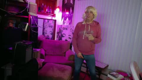 Snapshot of charli_girl chatting on January 31, 1:22 am Charli online show from January 31, 1:22 am