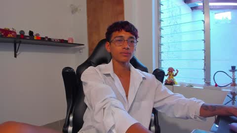 Charles Russo online show from December 1, 10:01 pm