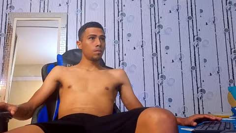 charlies_fox online show from April 4, 7:10 pm