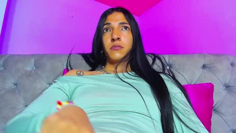 Snapshot of charlot_sanchez chatting on December 22, 11:41 pm lot online show from December 22, 11:41 pm