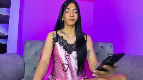 Snapshot of charlot_sanchez chatting on January 15, 9:09 pm lot online show from January 15, 9:09 pm