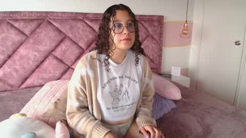 Snapshot of charlote__miller chatting on March 6, 1:35 pm You honey online show from March 6, 1:35 pm