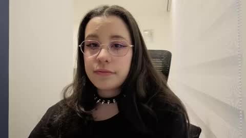Snapshot of charlote__miller chatting on September 18, 11:14 am You honey online show from September 18, 11:14 am