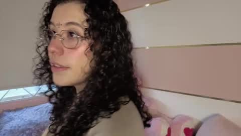Snapshot of charlote__miller chatting on October 17, 11:36 am You honey online show from October 17, 11:36 am
