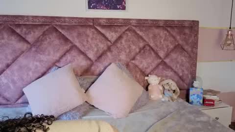 Snapshot of charlote__miller chatting on September 14, 12:17 pm You honey online show from September 14, 12:17 pm