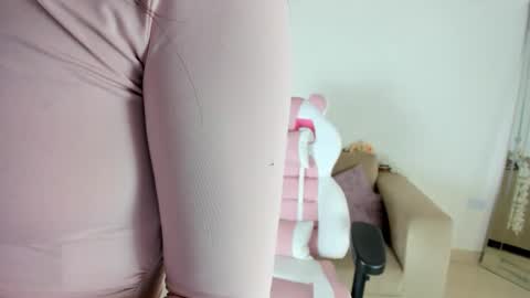 Snapshot of charlote_cowell_sub_ chatting on February 11, 10:07 pm online show from February 11, 10:07 pm