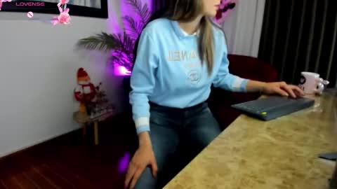 Charlote online show from November 18, 2:31 pm