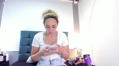 Snapshot of charlott_lens chatting on October 15, 3:57 pm Charlott online show from October 15, 3:57 pm